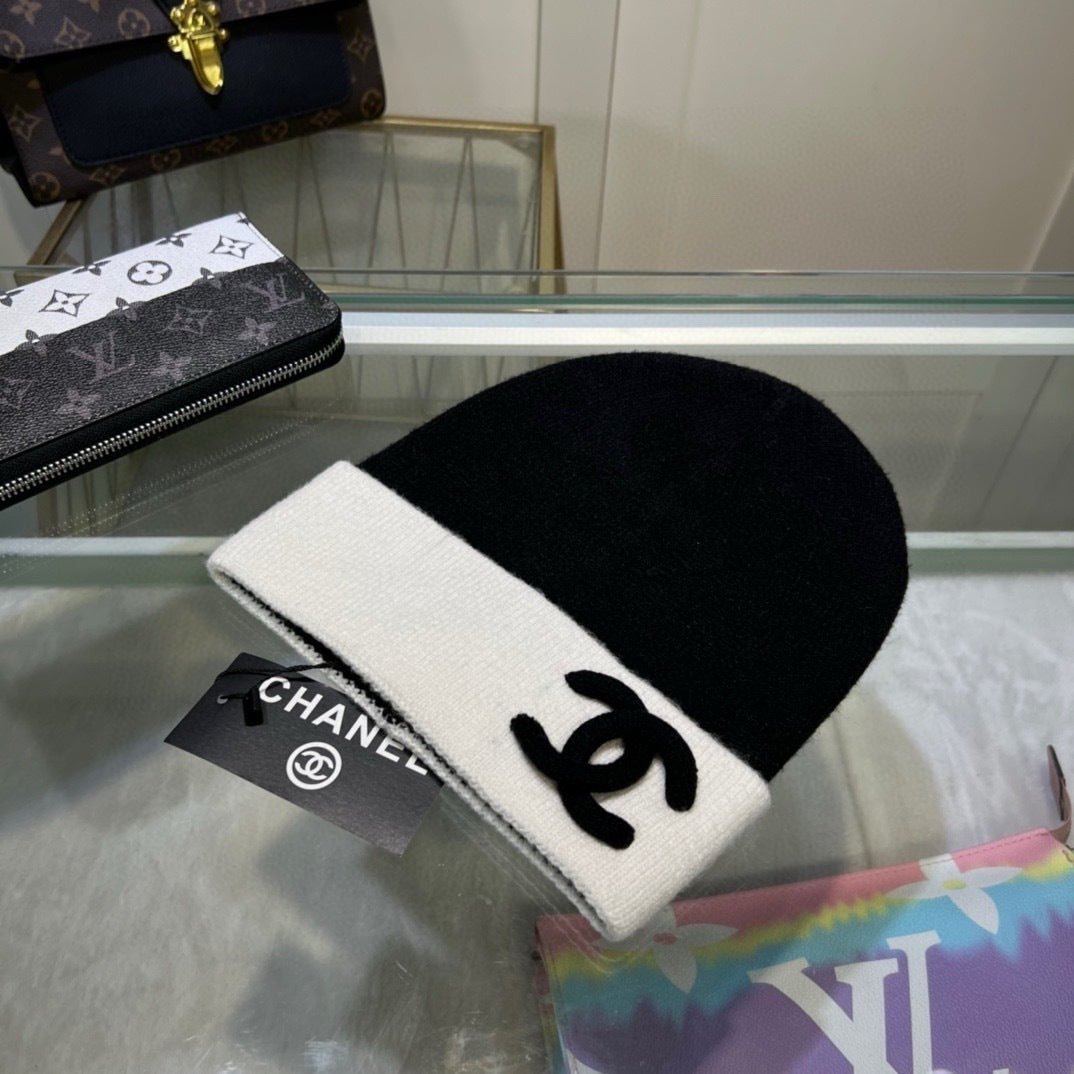 C Black & White Beanie