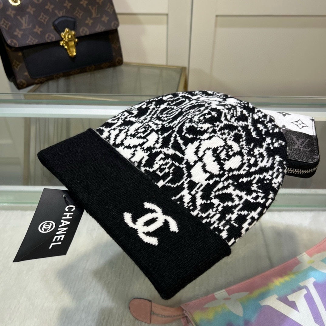 C Black & White Beanie