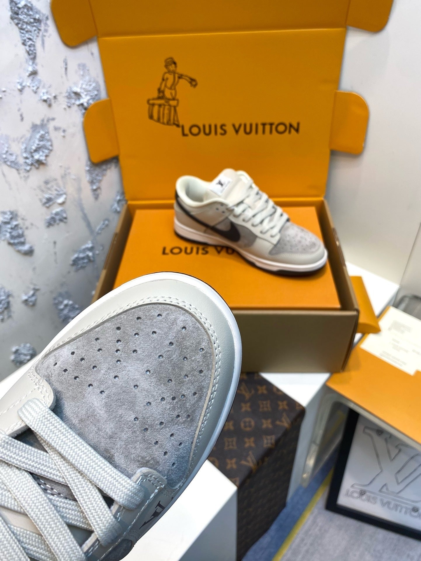 LV White & Gray Shoe