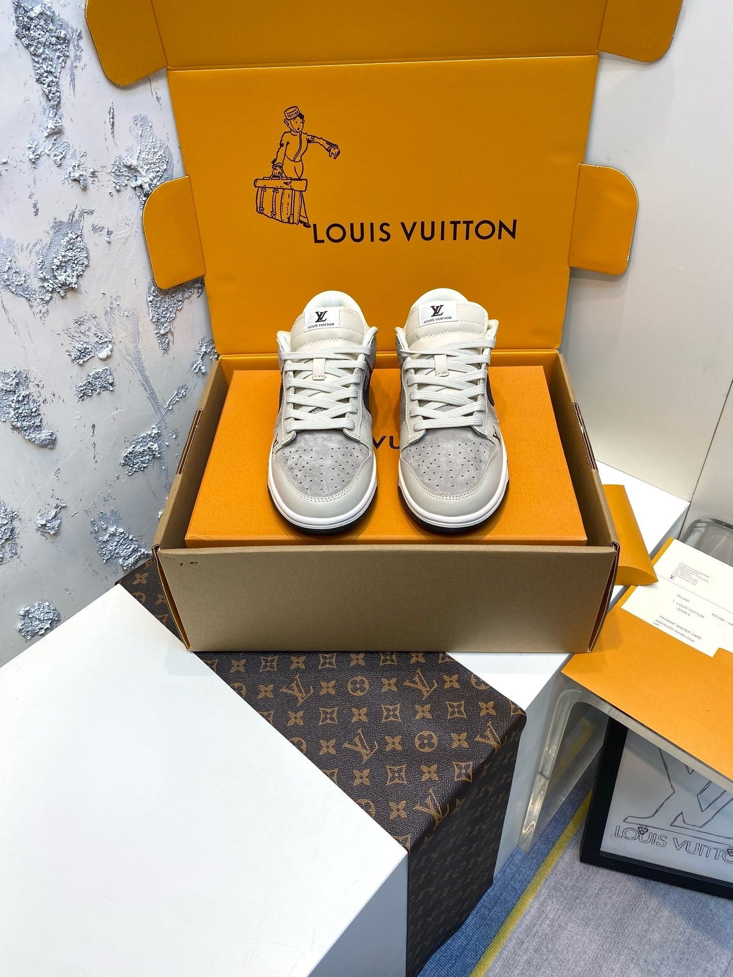 LV White & Gray Shoe
