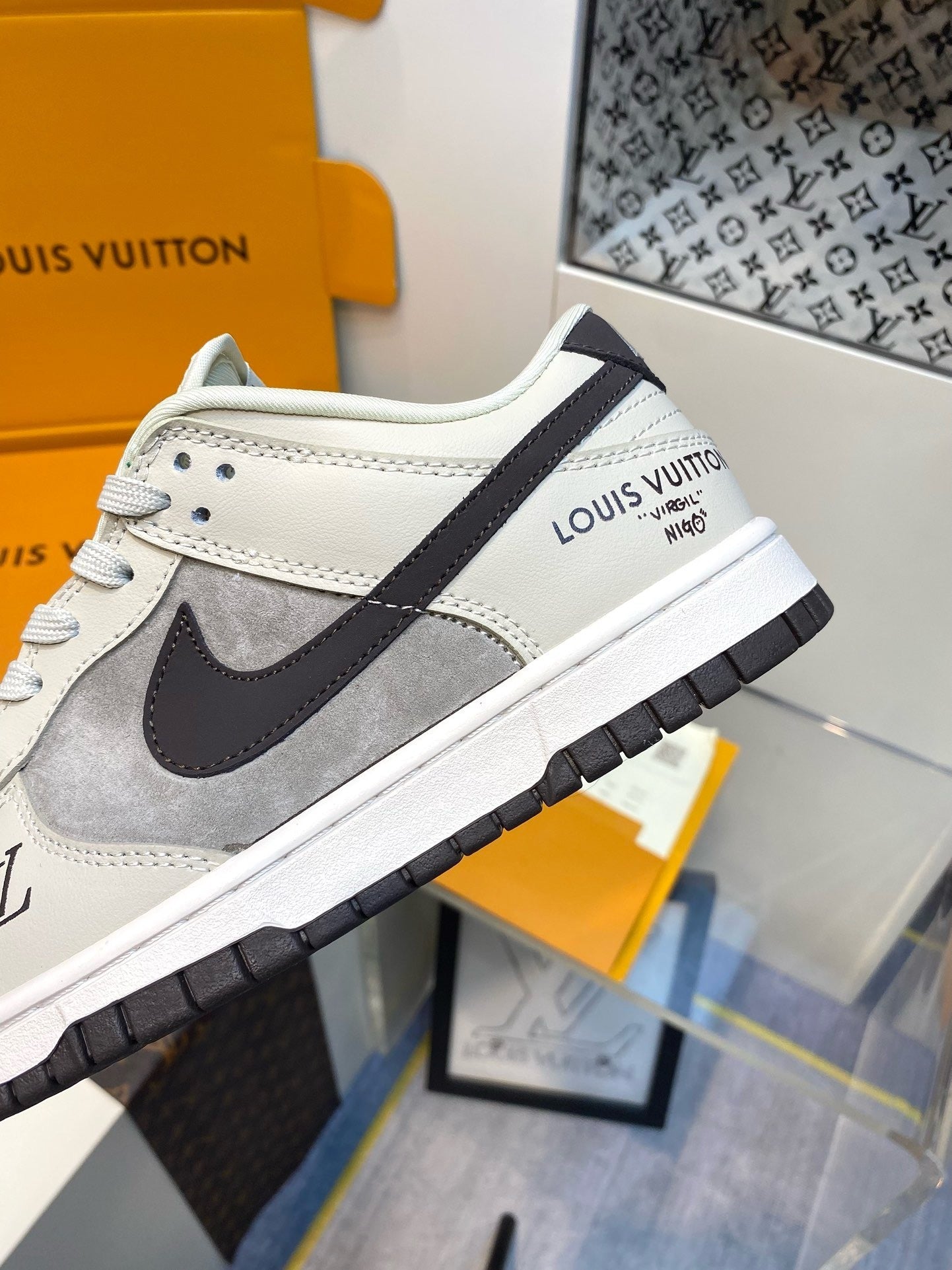 LV White & Gray Shoe