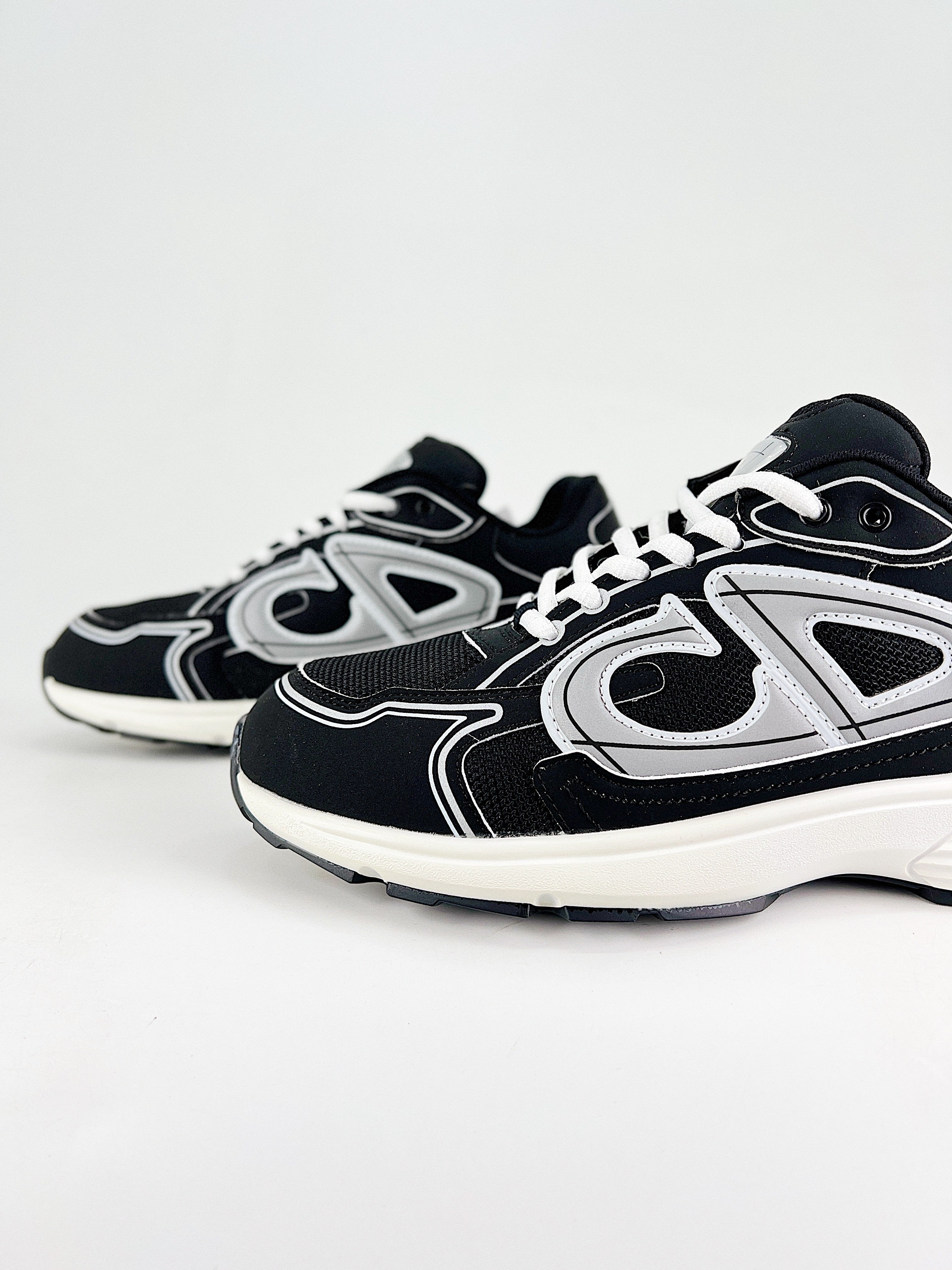 CD White & Black 30 Shoe